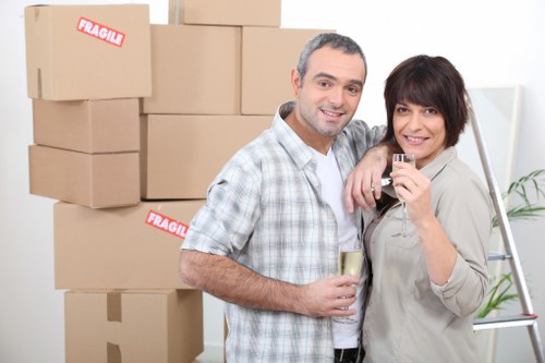 Flexible van moving support in Ilford for flats and businesses
